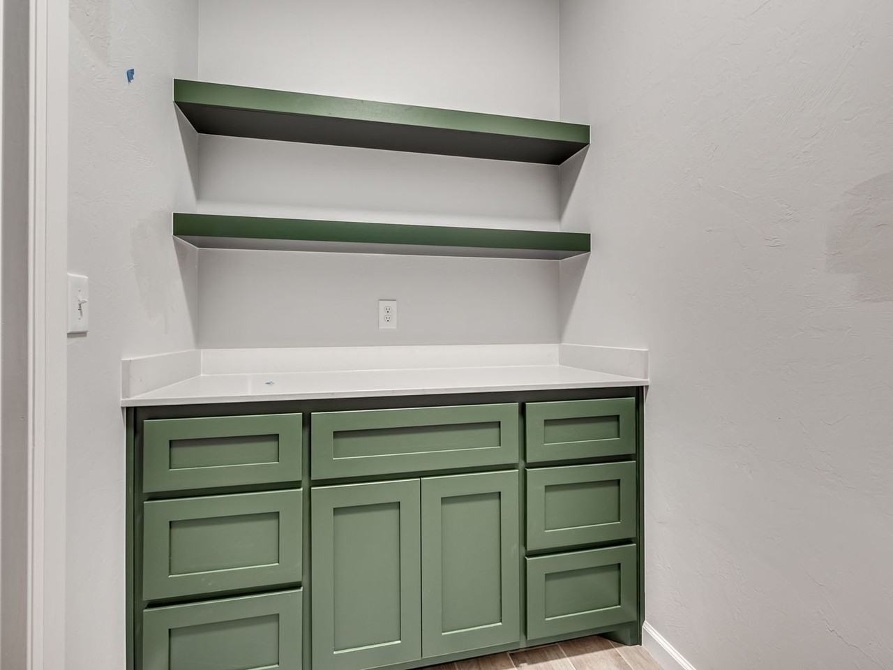 2912 Se 23rd Cir - Photo 6 of 27