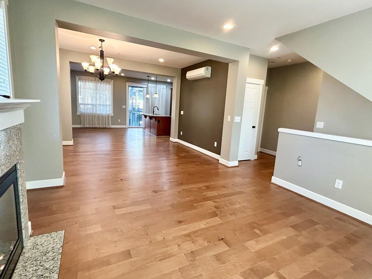 1374 Brooklyn Walk Ne - Photo 2 of 20