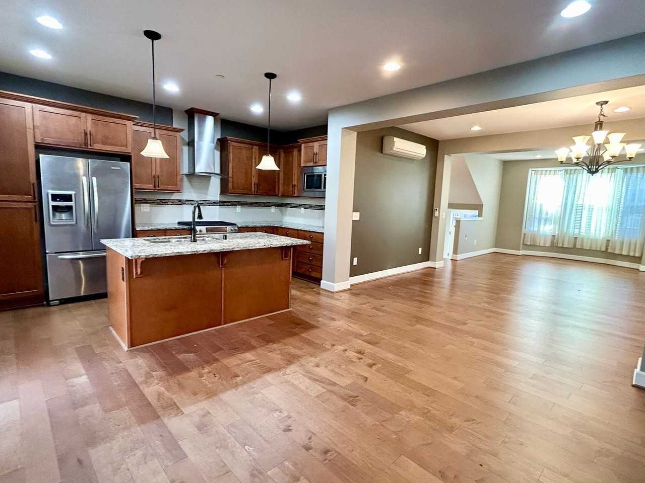 1374 Brooklyn Walk Ne - Photo 3 of 20