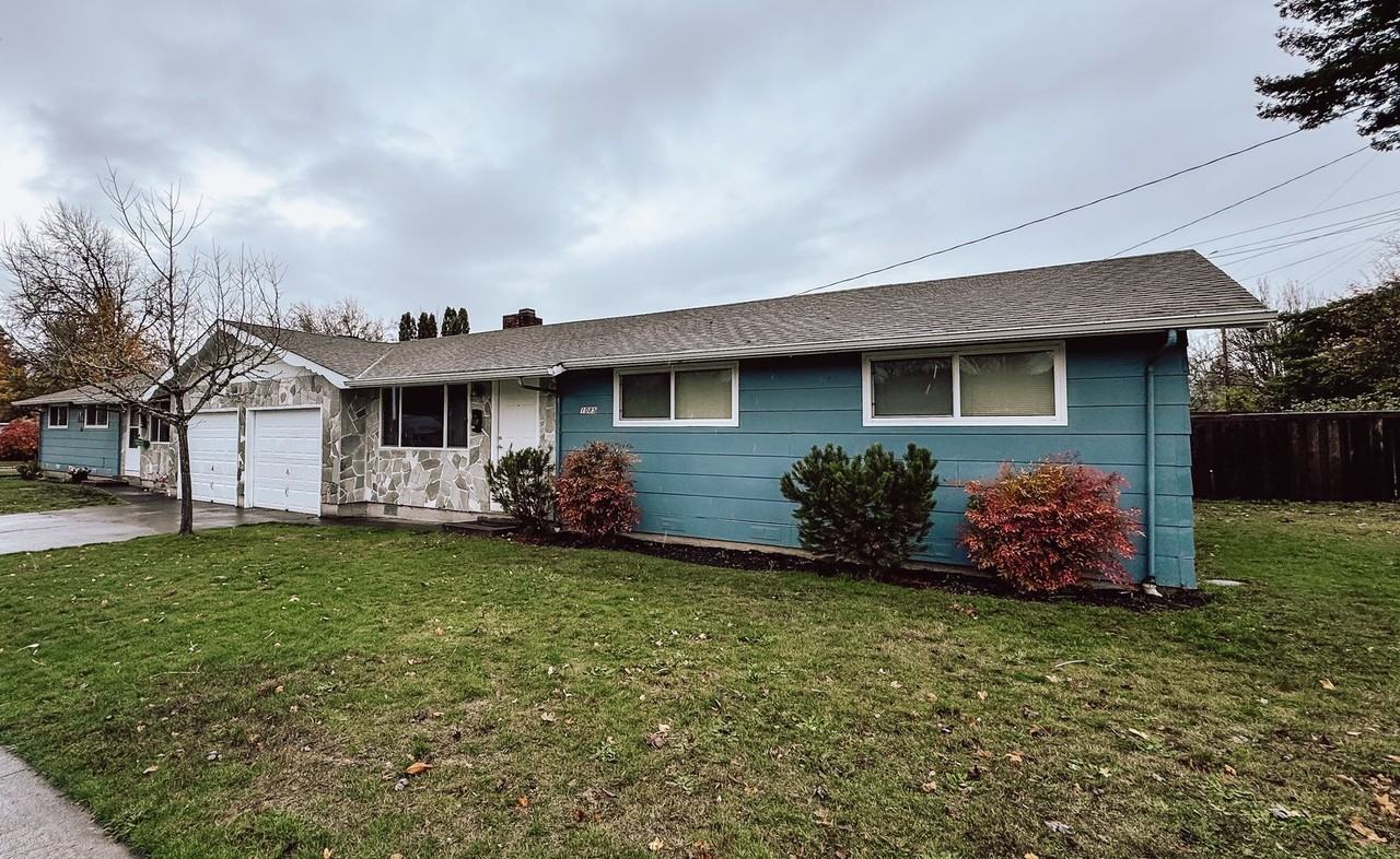 1085 W 22nd Ave - Photo 3 of 21