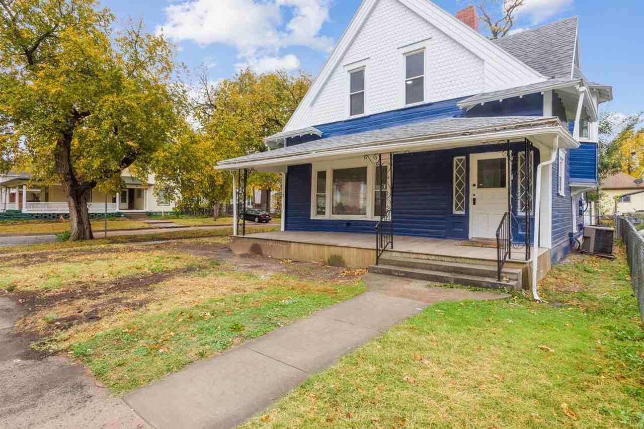 1303 W University Ave - Photo 2 of 37