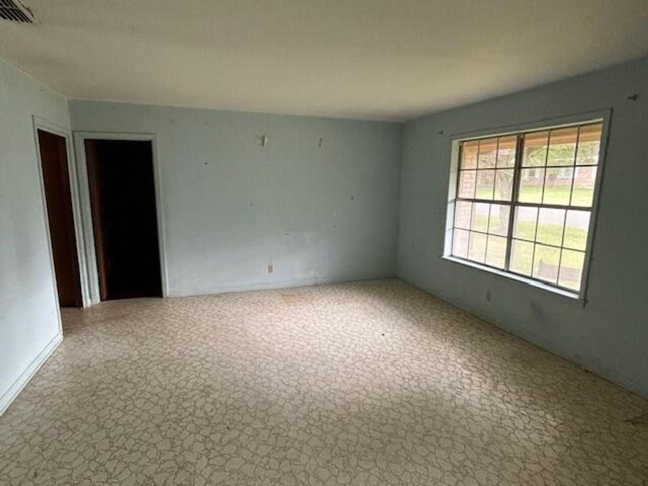 104 Davis St - Photo 5 of 9