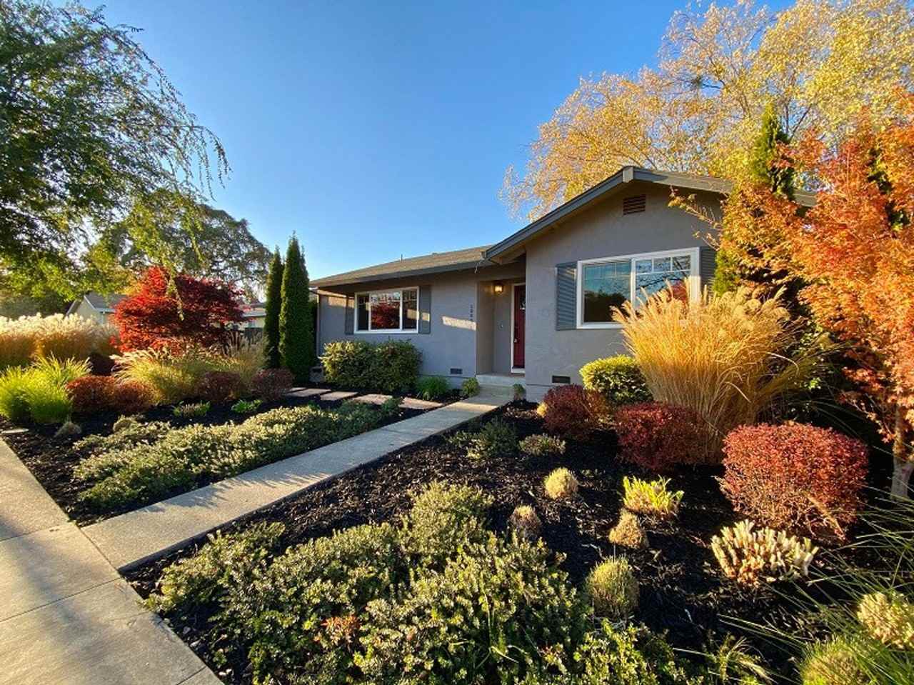 1884 Mulberry St - Photo 2 of 27