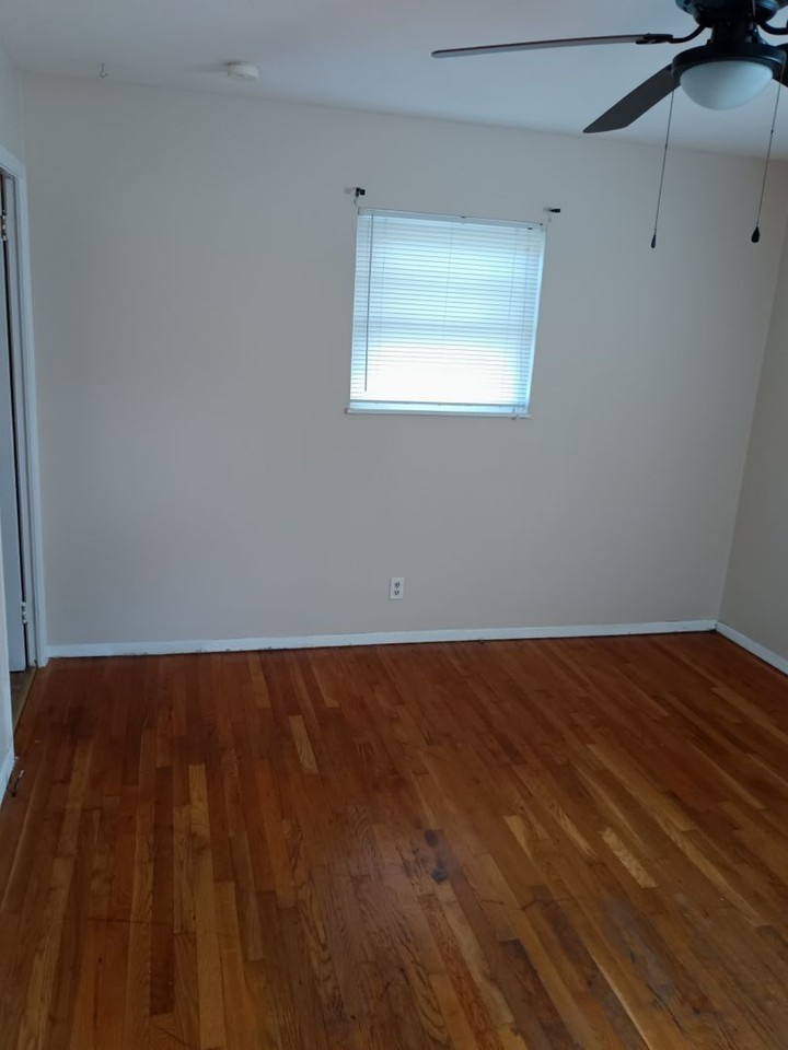 4106 Sanford Drive - Photo 6 of 16