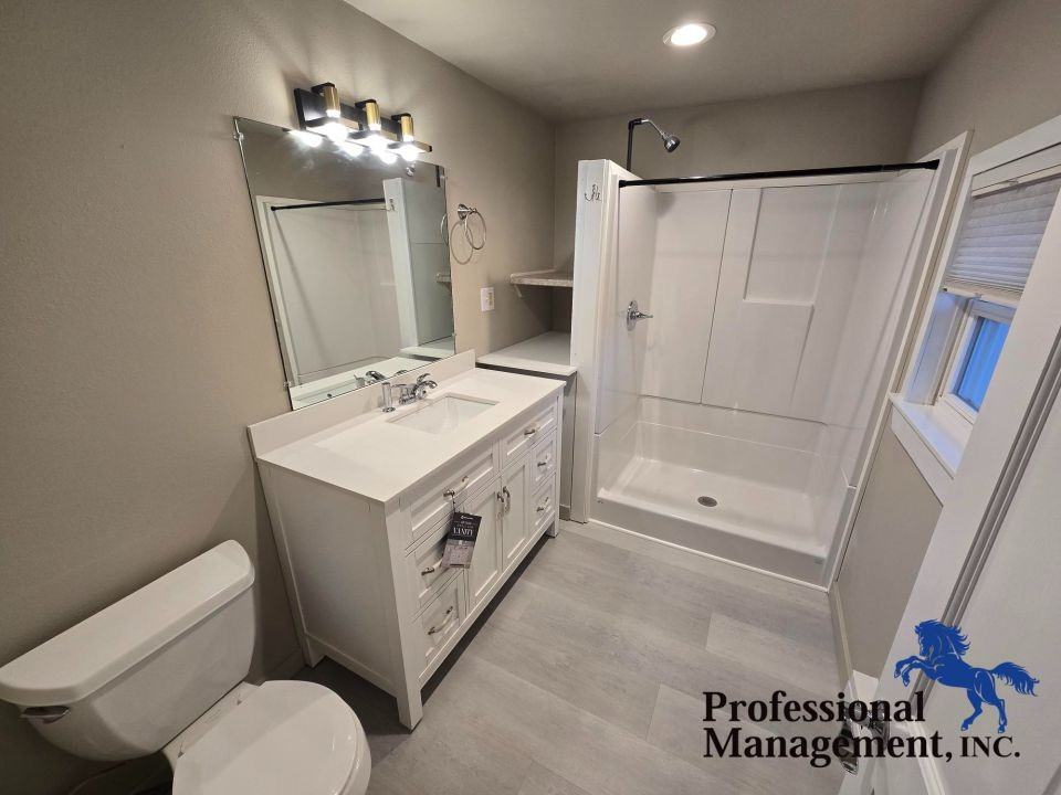 109 1/2 S 35th St - Photo 6 of 9