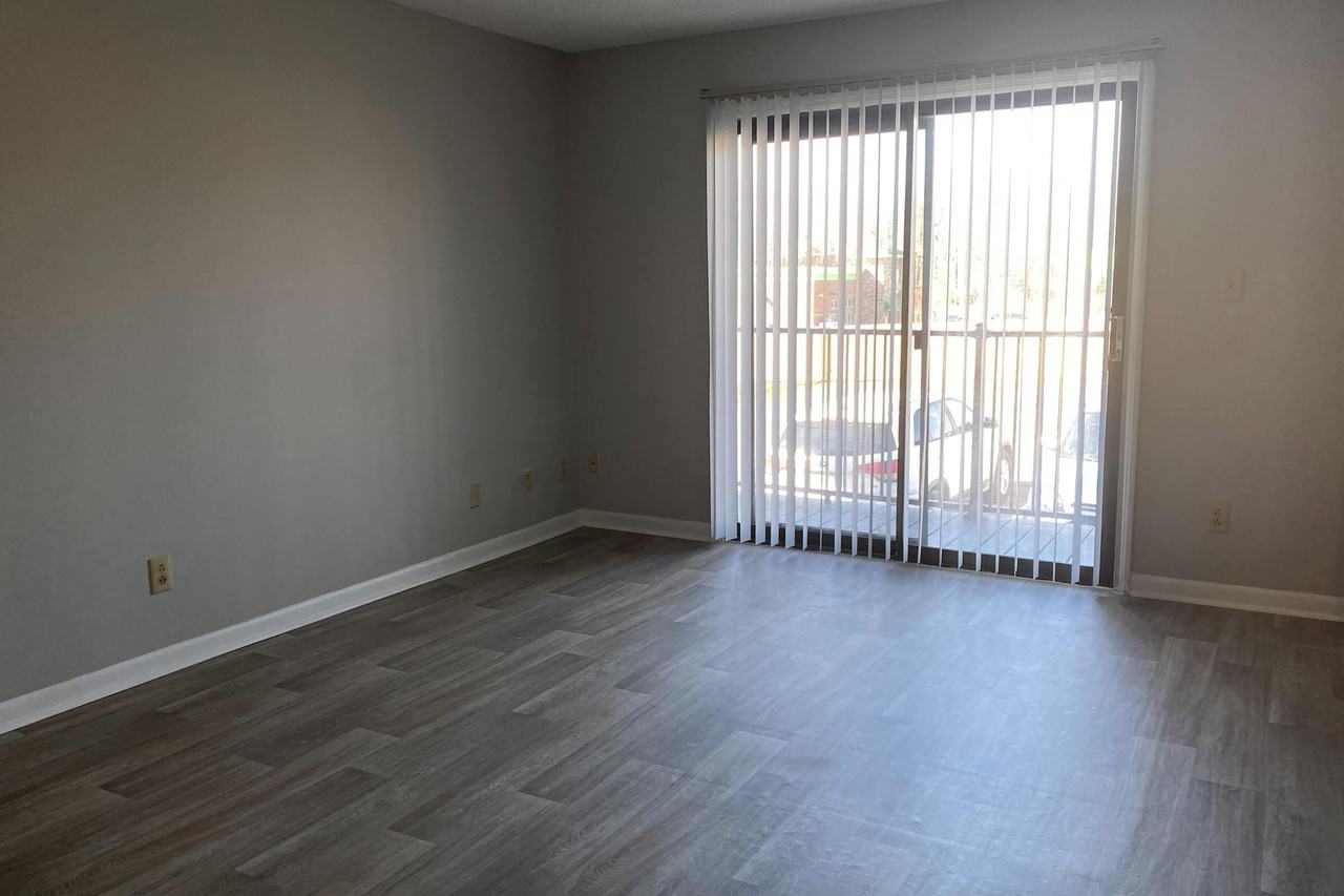 Valere - Photo 3 of 14