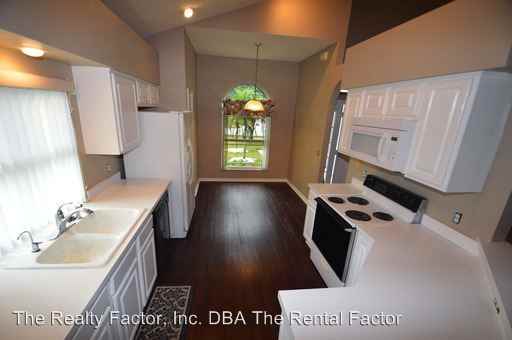 8920 Fort Jefferson Blvd - Photo 3 of 13