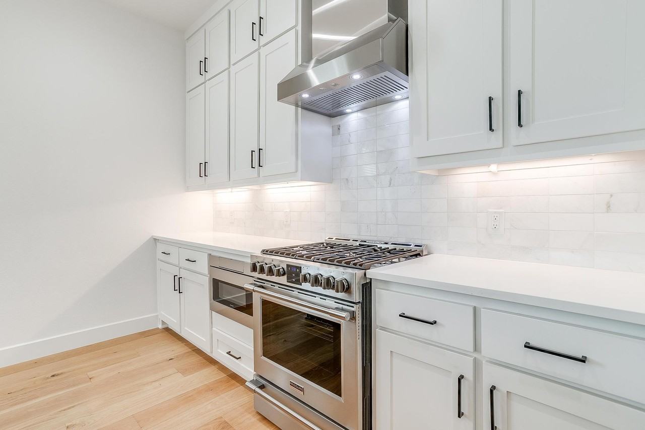 131 Thornton St #NA - Photo 3 of 9