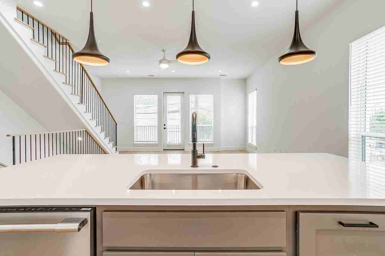 131 Thornton St #NA - Photo 5 of 9