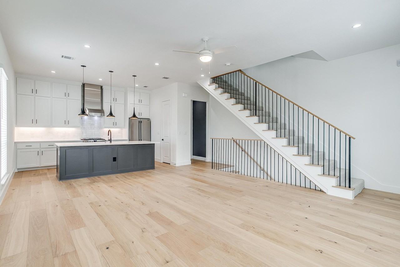 131 Thornton St #NA - Photo 7 of 9