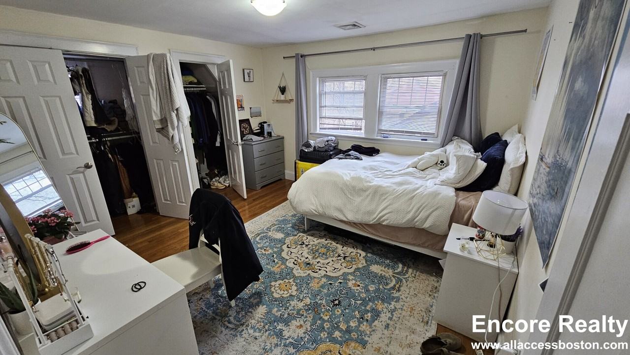 44 Greycliff Rd #1 - Photo 3 of 12