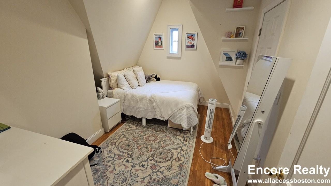 44 Greycliff Rd #1 - Photo 5 of 12