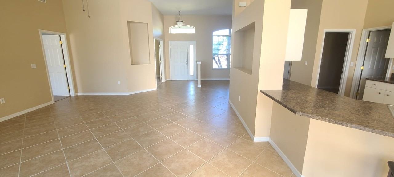 1704 Destino Ct #NA - Photo 3 of 37