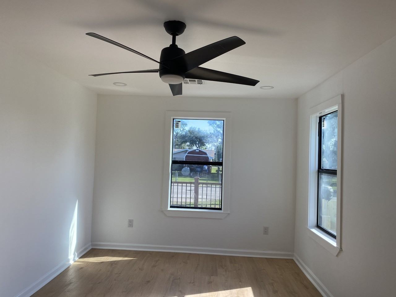 226 Agnes St #NA - Photo 7 of 24