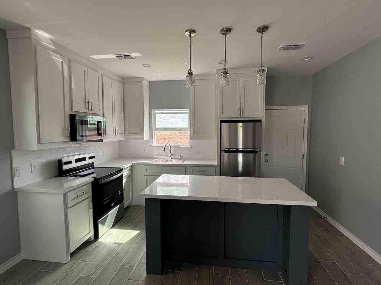 2602 Clearview St Apt 4 #NA - Photo 2 of 17
