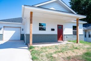 featured image of 2105 Ne 12th St #NA