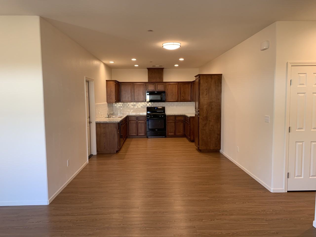 538 N 4th St #A - Photo 3 of 23