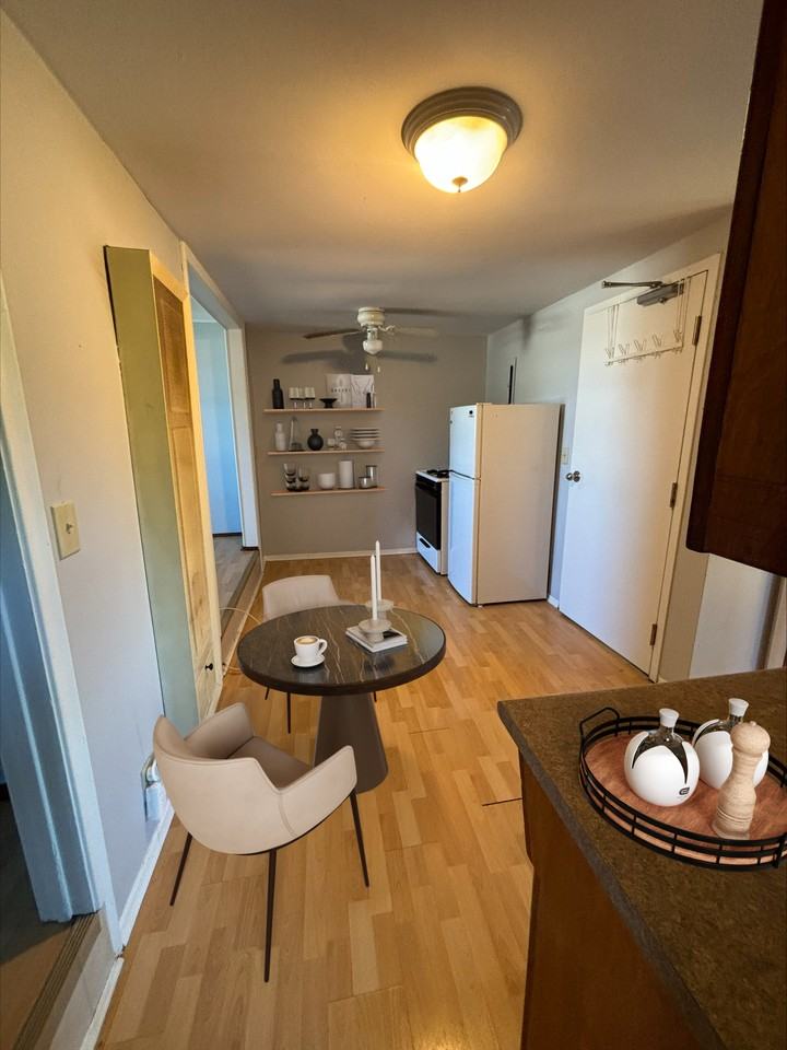 221 Michigan Ave #6 - Photo 5 of 8