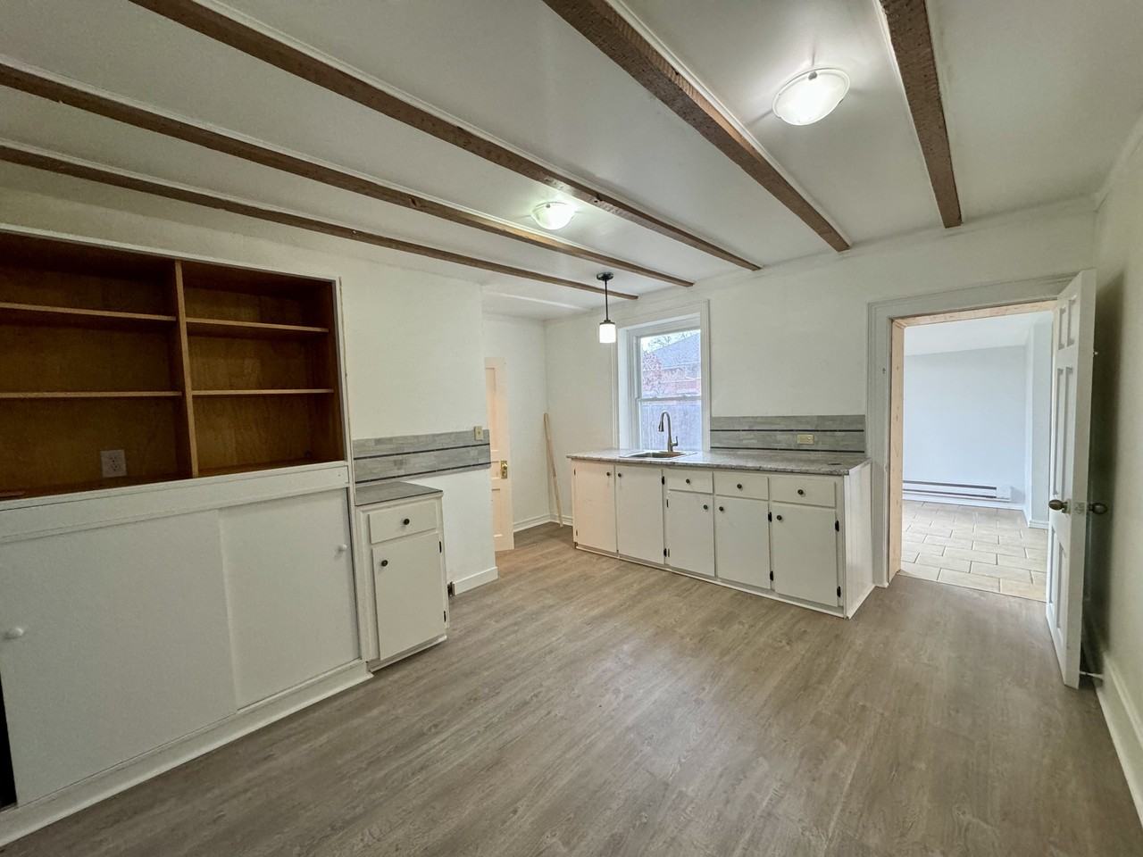 109 Clothier St E #1 - Photo 4 of 21