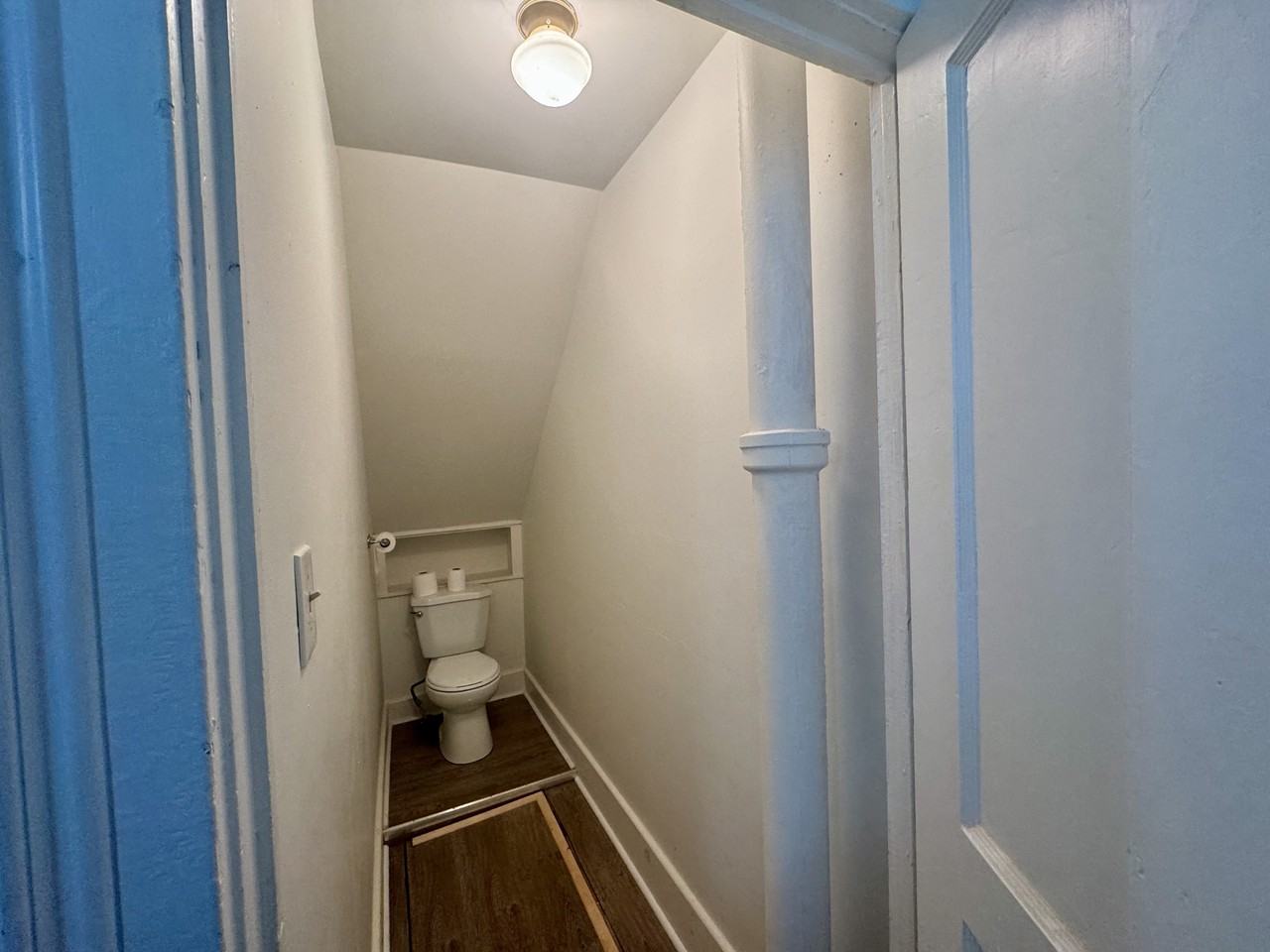 109 Clothier St E #1 - Photo 6 of 21