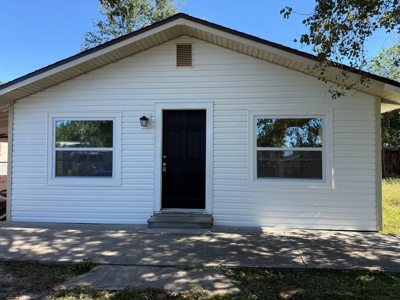 3701 16th St W - Photo 2 of 28