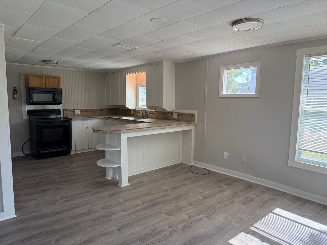 3701 16th St W - Photo 5 of 28