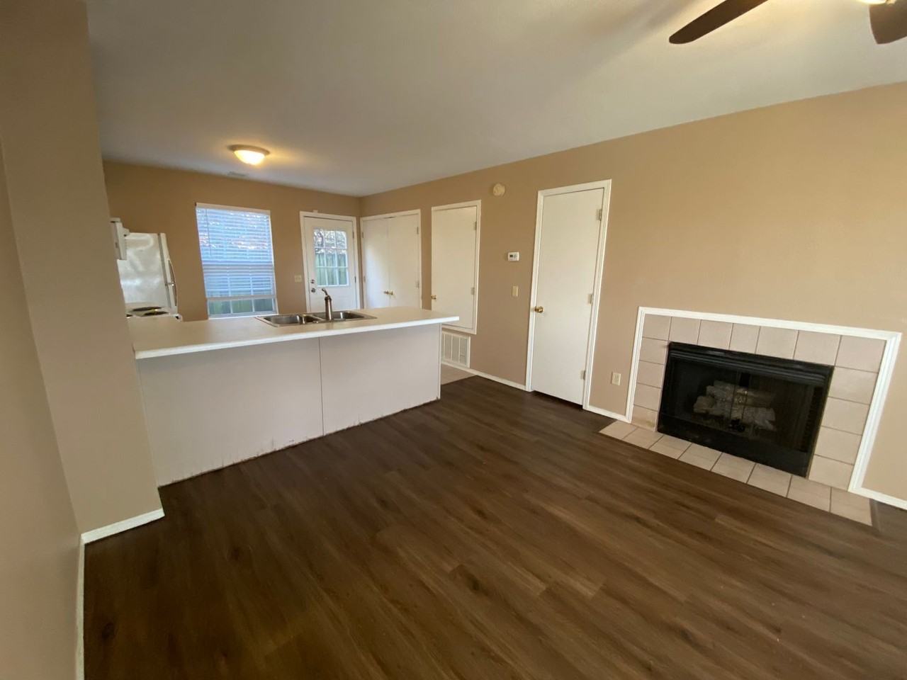 1244 N Iron Horse Dr - Photo 7 of 23