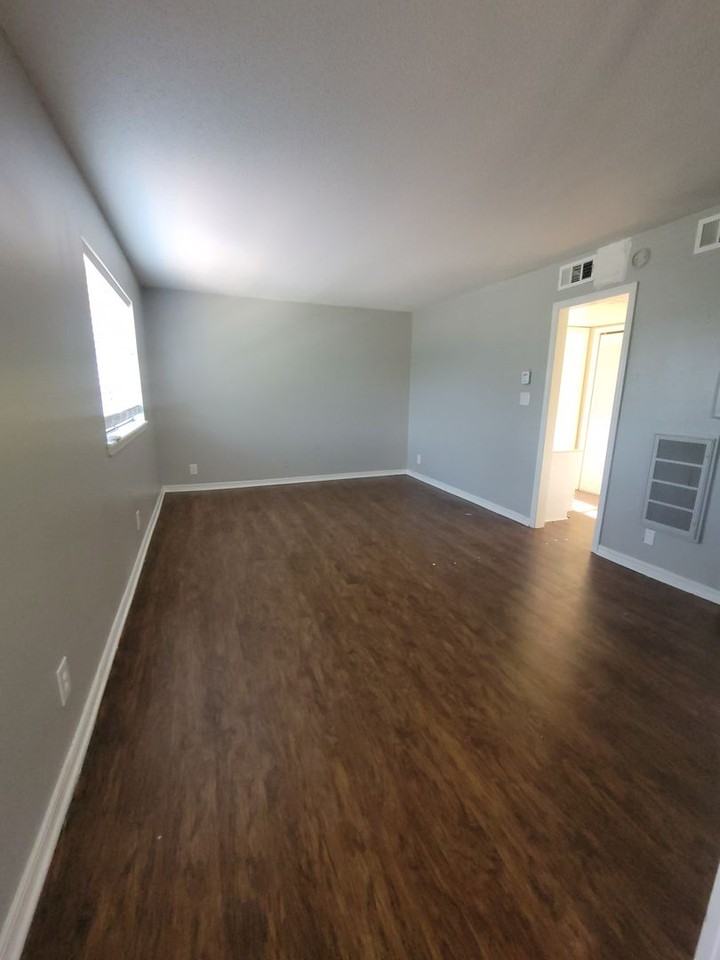 1309 East 21st - Photo 6 of 9