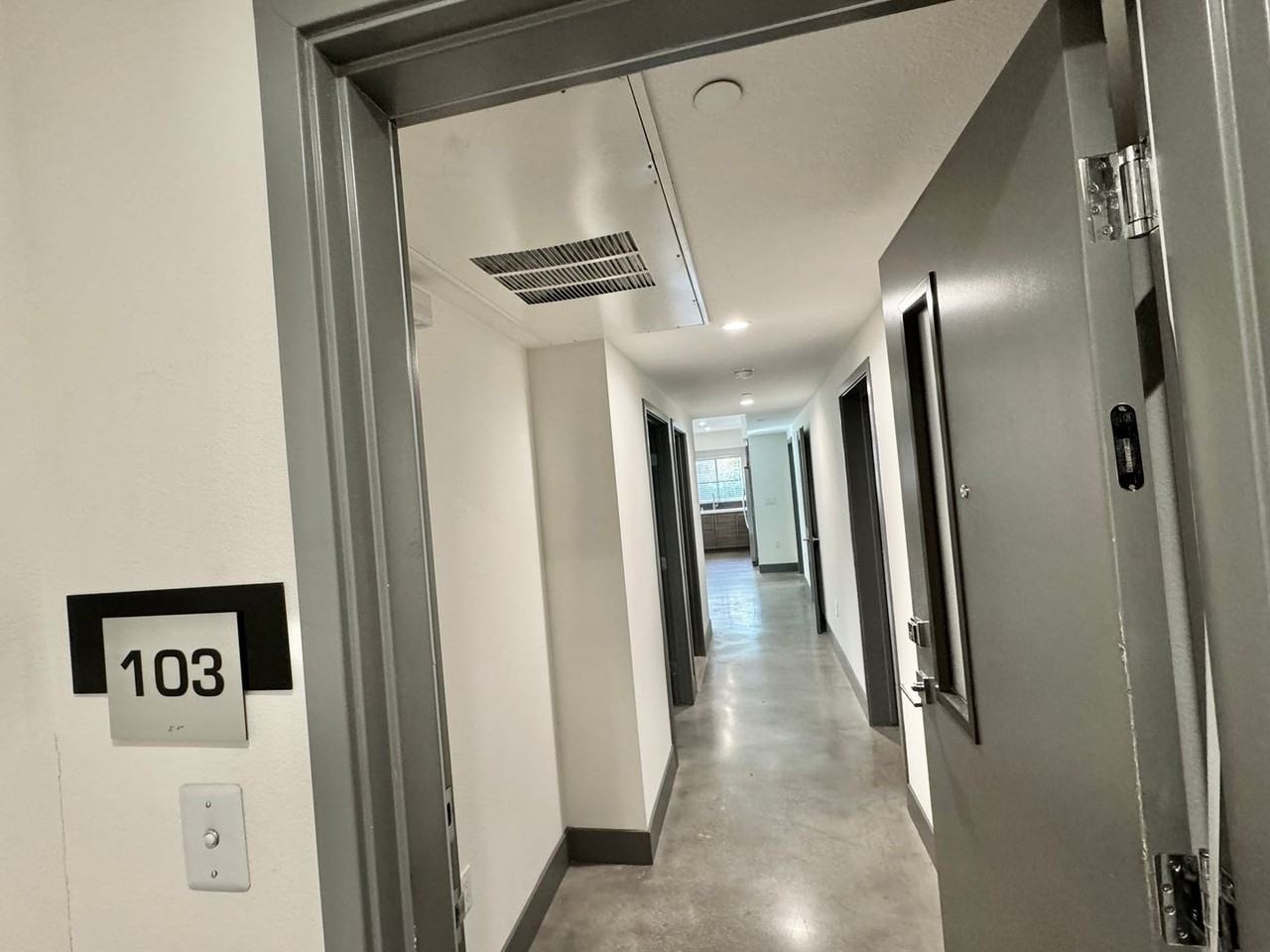 mid374 - Photo 3 of 50