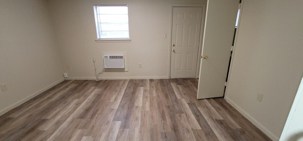 Shalowell Apartments - Photo 4 of 7