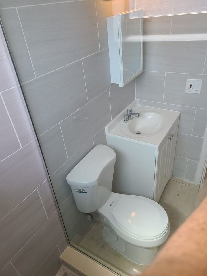 1545 Nw 8th Ave - Photo 7 of 14