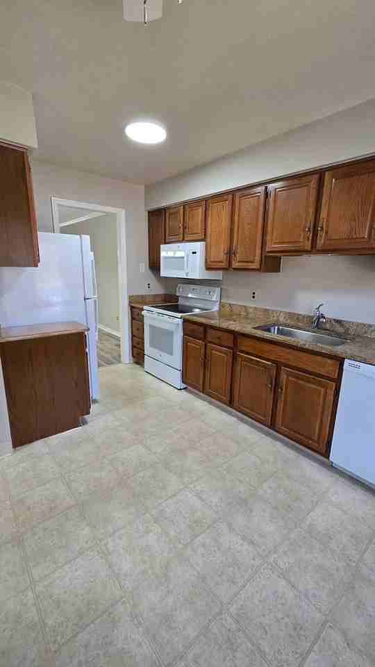 112 Wooden Carriage Dr - Photo 7 of 33