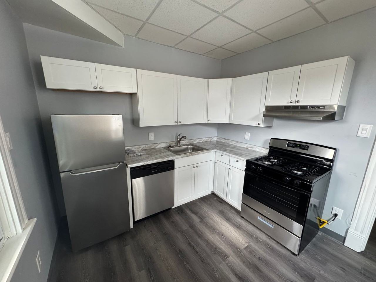 559 3rd St - Photo 3 of 23