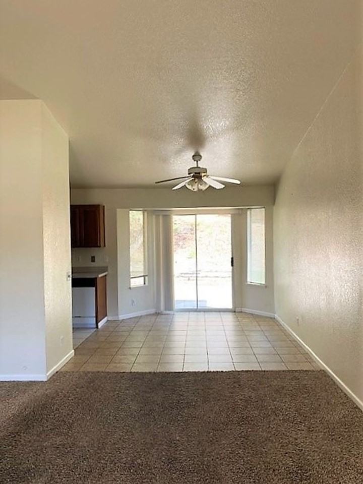 963 Grouse Dr - Photo 2 of 7