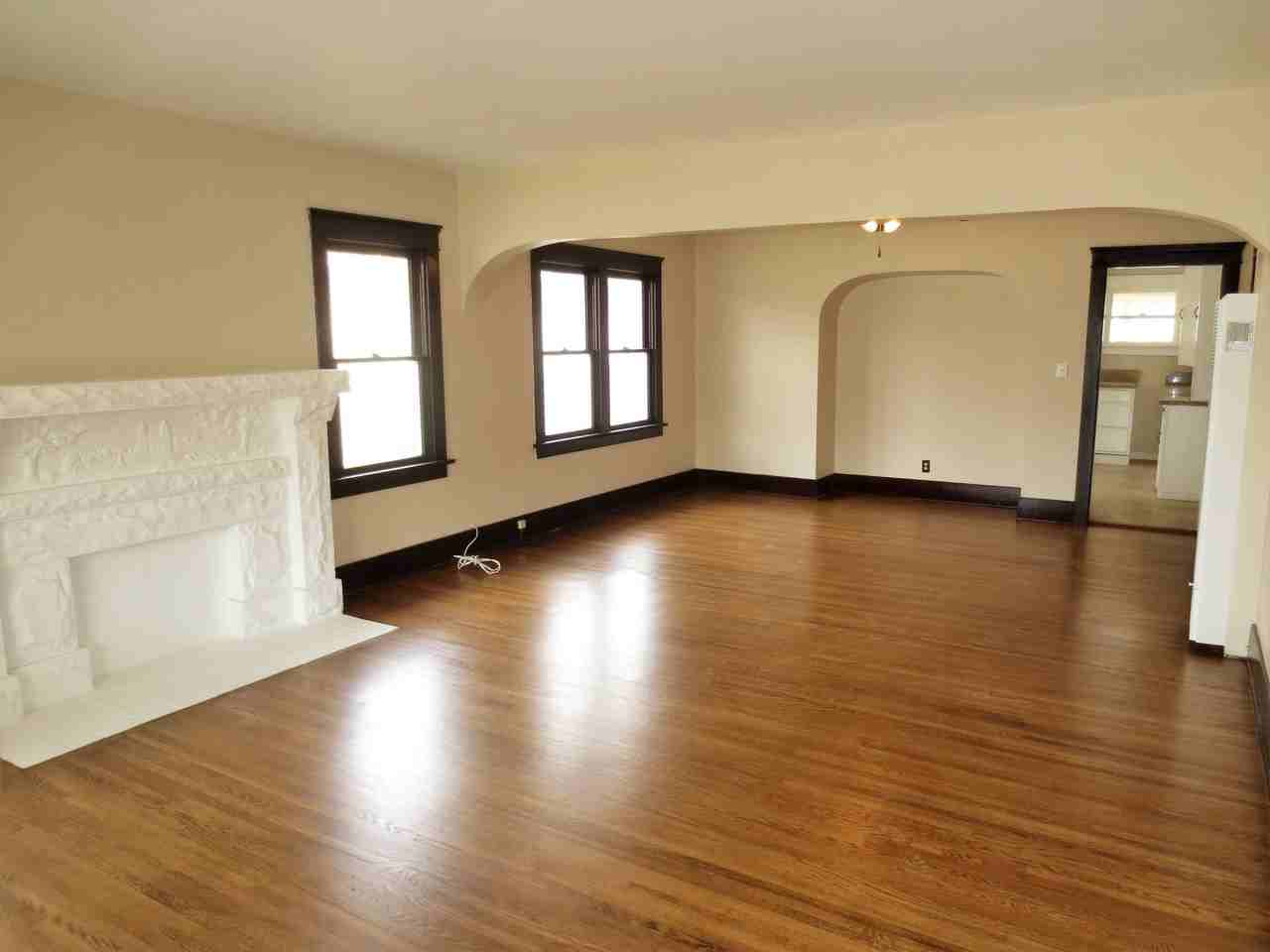 133 N Citrus St - Photo 2 of 14