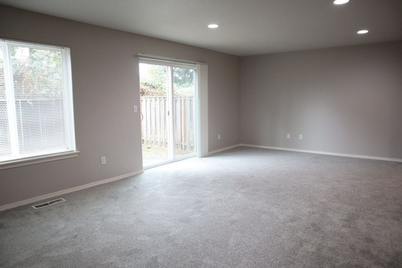 10513 Ne 63rd St - Photo 5 of 23