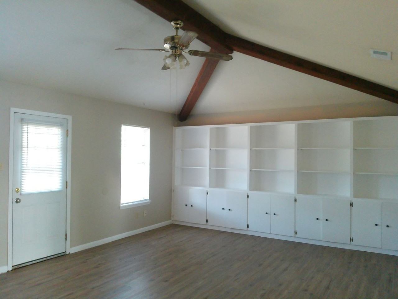4113 Sierra St - Photo 2 of 16