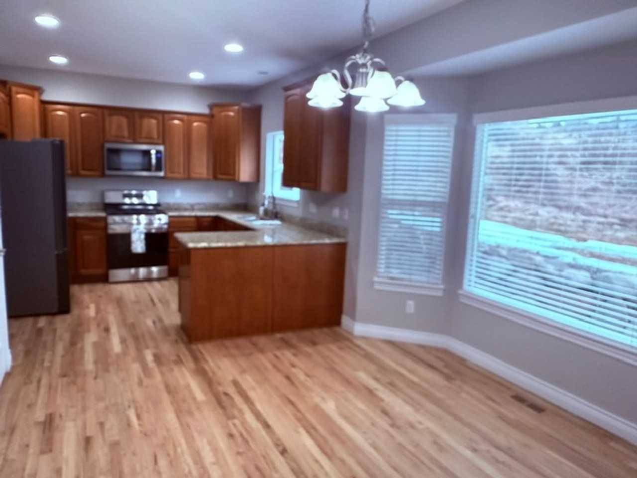 4770 Farmingdale Dr - Photo 2 of 23