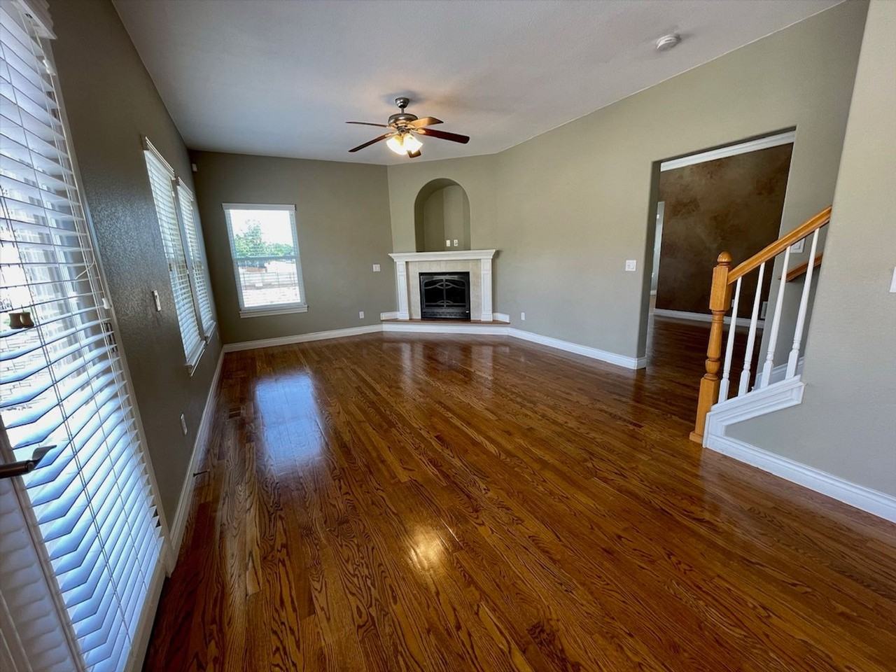 4770 Farmingdale Dr - Photo 4 of 23