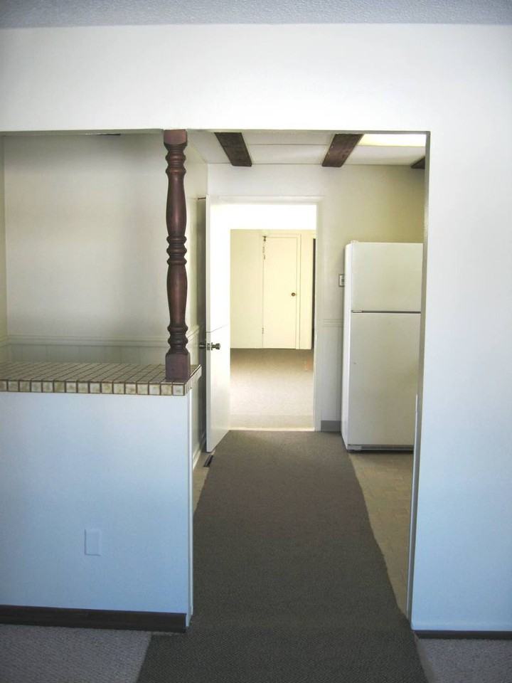 210 17th St - Photo 3 of 18