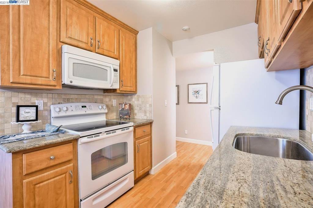 6015 Joaquin Murieta Ave - Photo 5 of 15