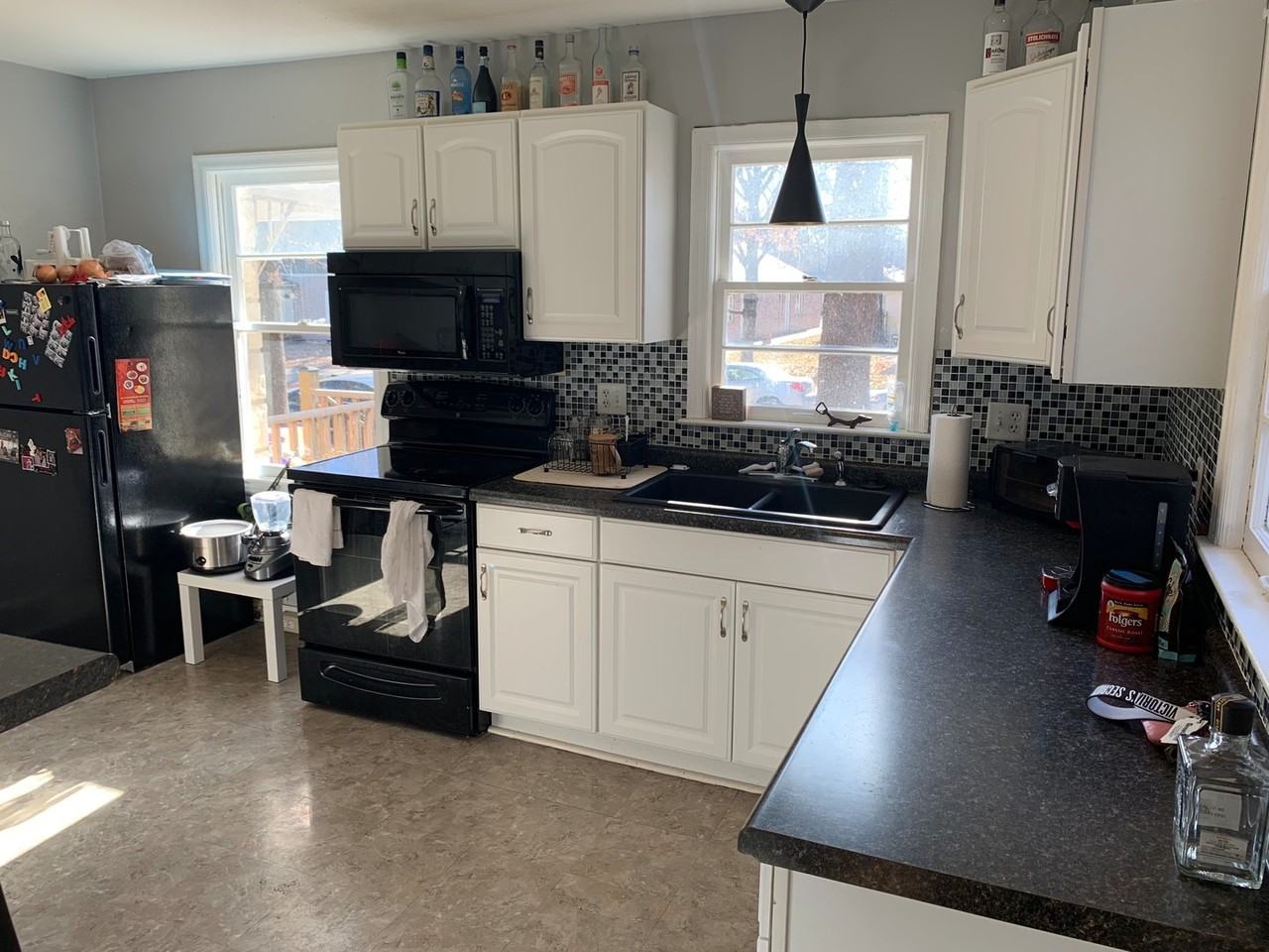 726 Thurston St - Photo 3 of 17