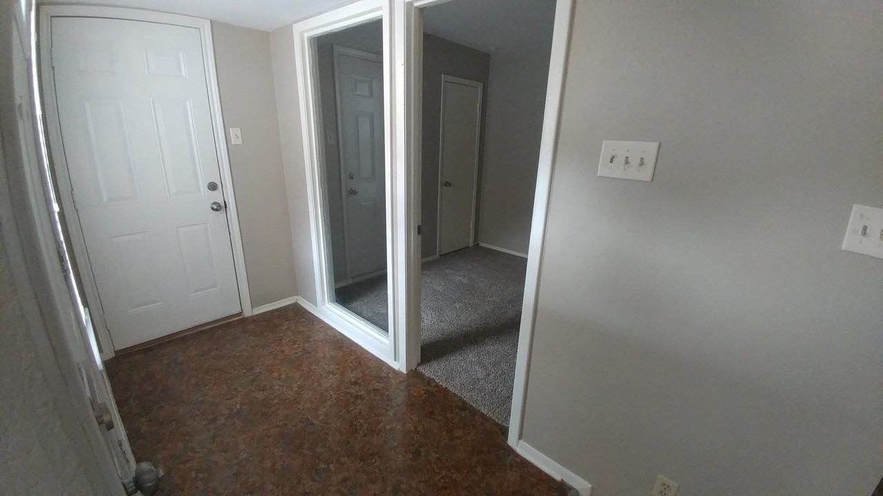 1320 Summerwood Ln - Photo 3 of 26