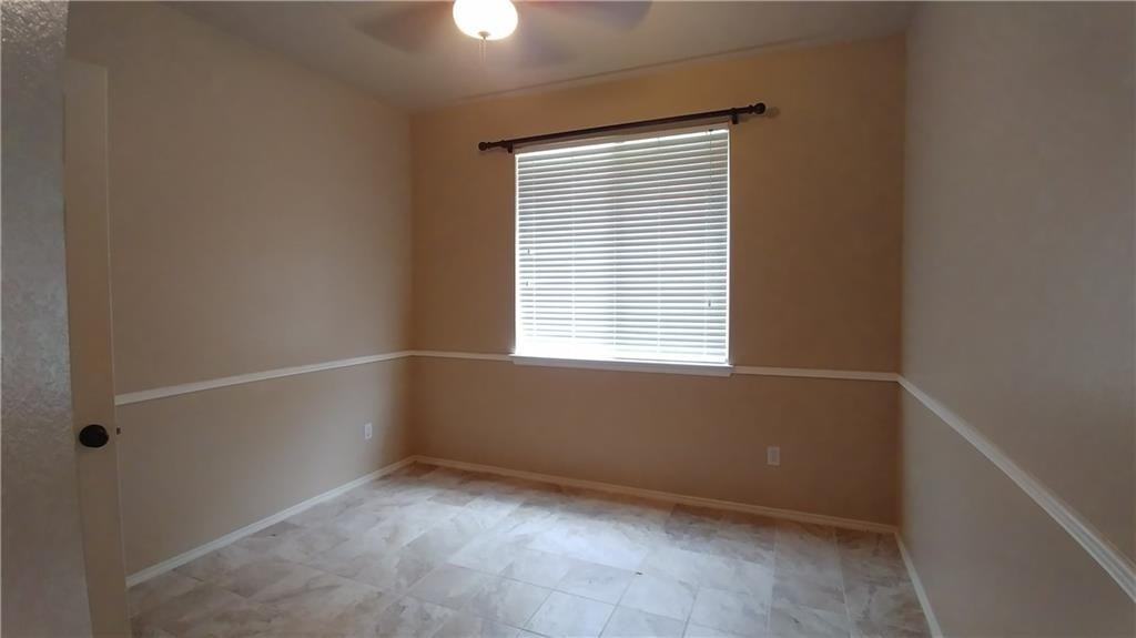 19909 Canterwood Ln - Photo 6 of 38