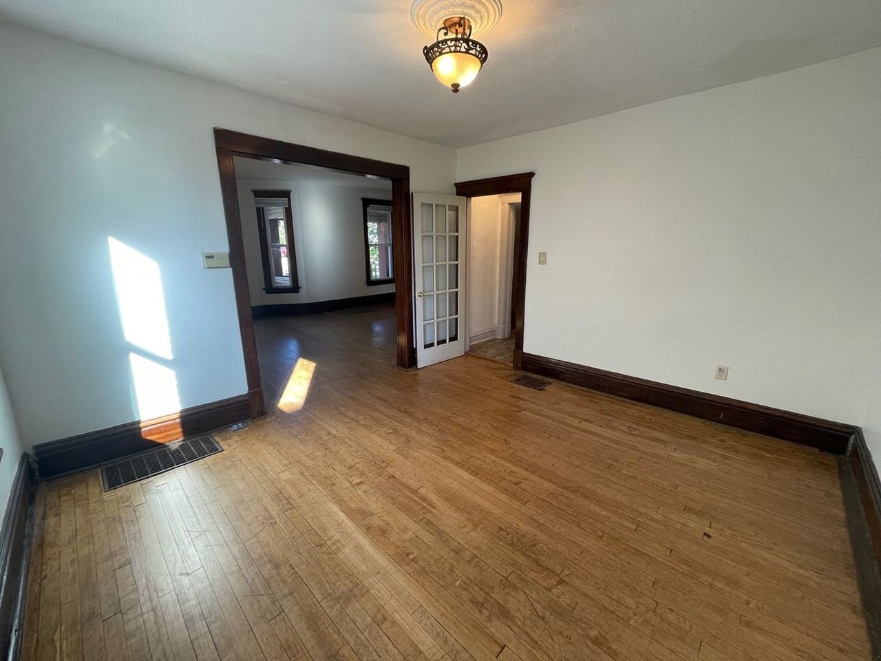 202 S 18th Ave E - Photo 5 of 33