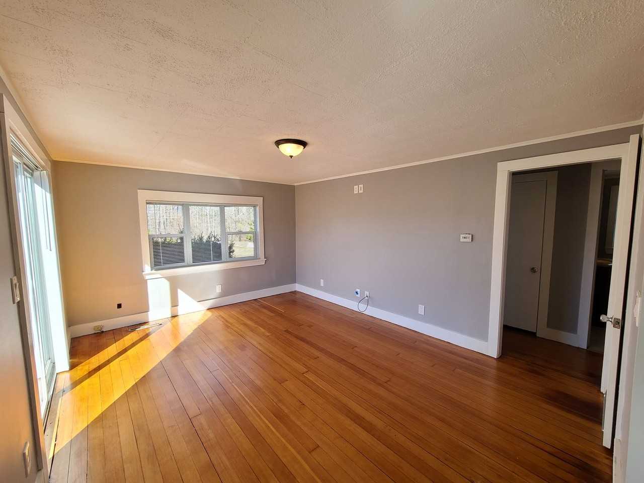 47 Emerson Rd - Photo 3 of 12
