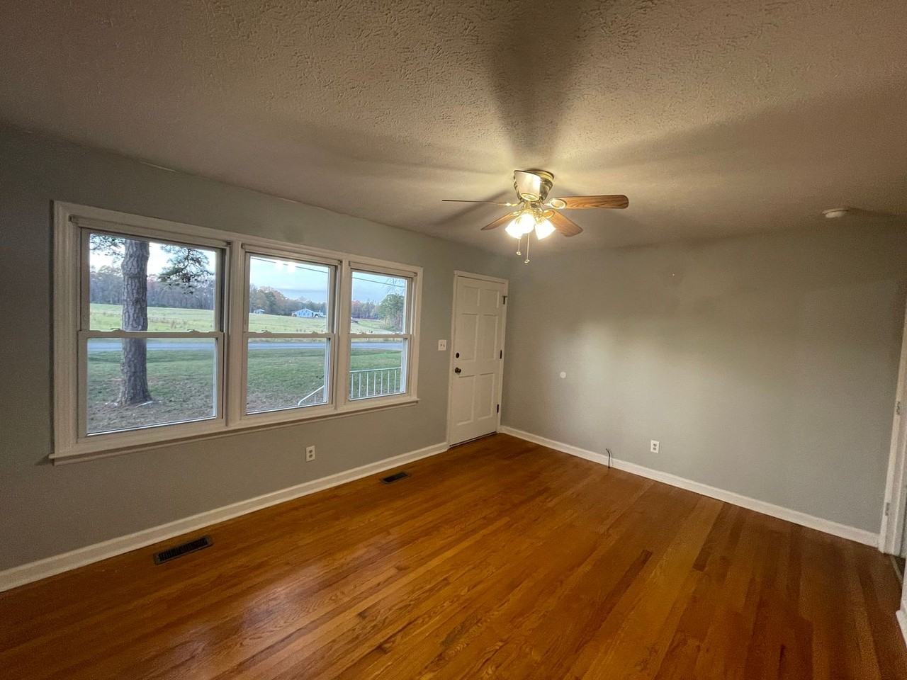 2217 Washburn Rd - Photo 3 of 14