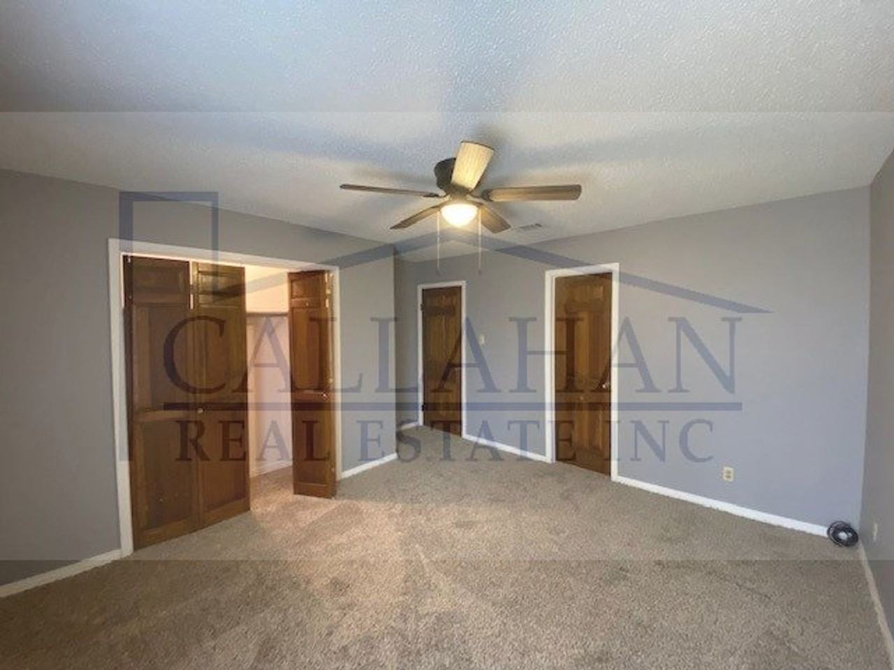 205 Lynnewood Dr - Photo 3 of 17