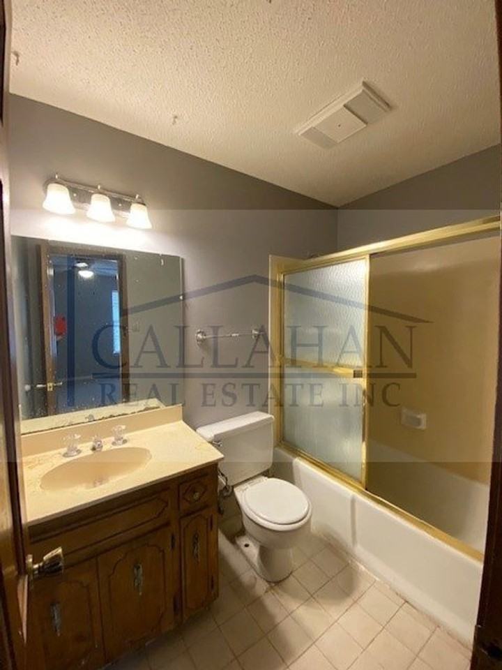 205 Lynnewood Dr - Photo 4 of 17