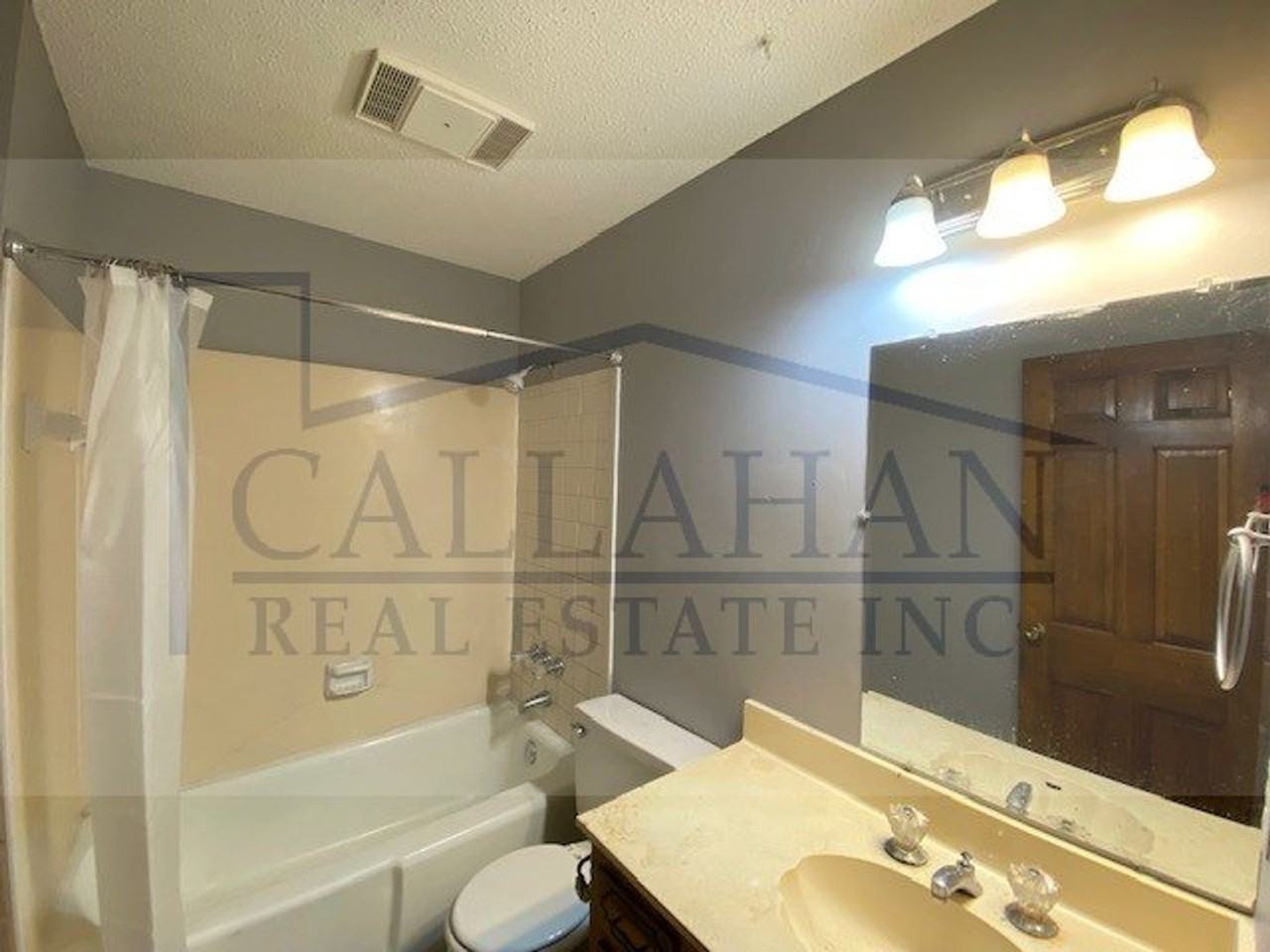 205 Lynnewood Dr - Photo 5 of 17